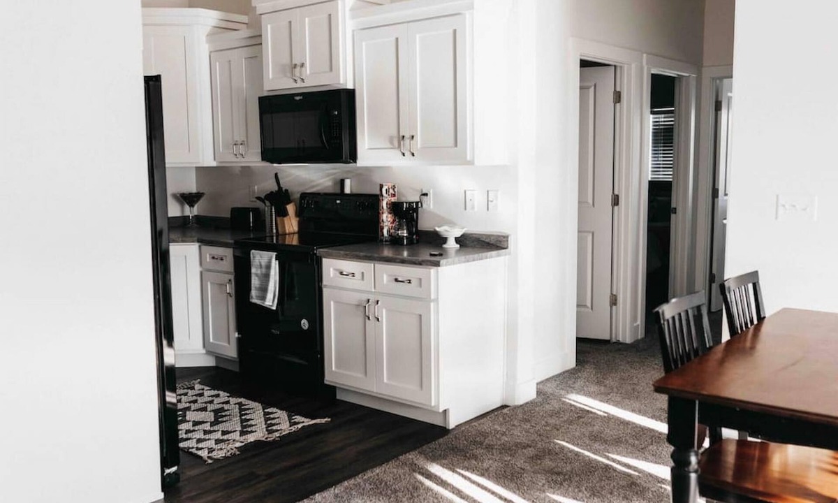 Logan Apartment | NEW Condo Cache Valley 3BR 2BA - Sleeps 7