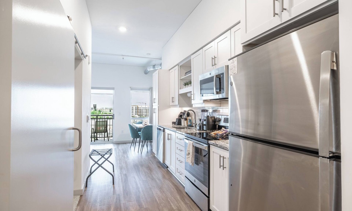Sobro Apartment | *New Condo in Nashville Downtown Broadway with Pool, Rooftop and Private Balcony