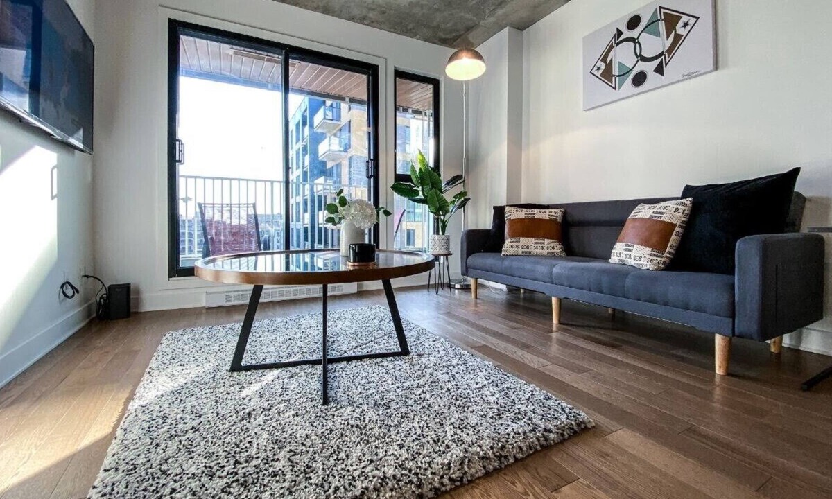 Griffintown House | New condos with a pool