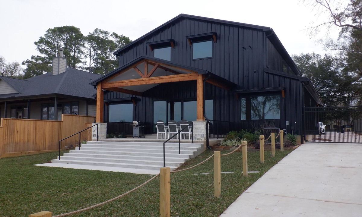 Seven Coves House | New Construction Lake Front home in Willis, Texas