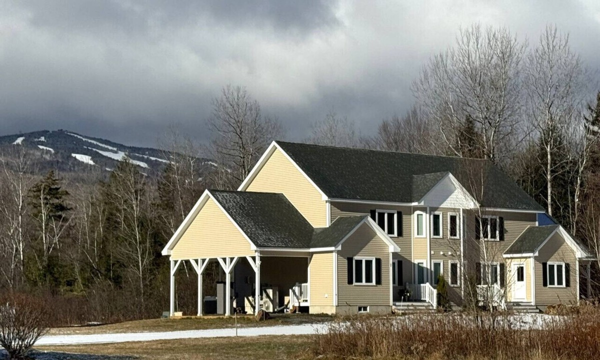 West Dover Villa | New Construction- min from Mt, Hot tub, Shuttle