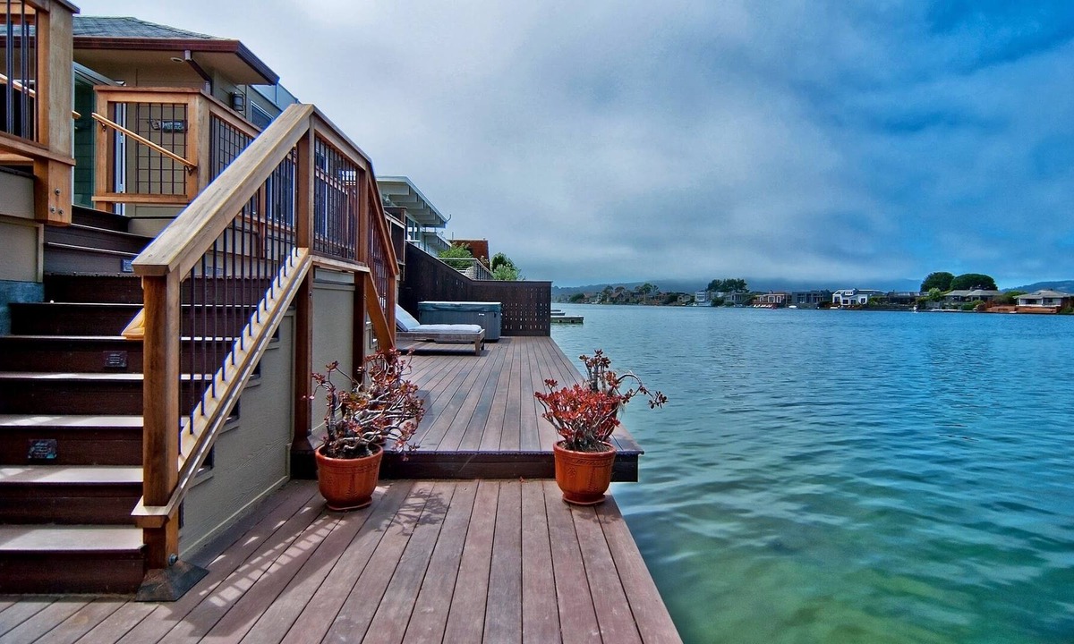 Stinson Beach House | New construction home with large deck on Seadrift Lagoon