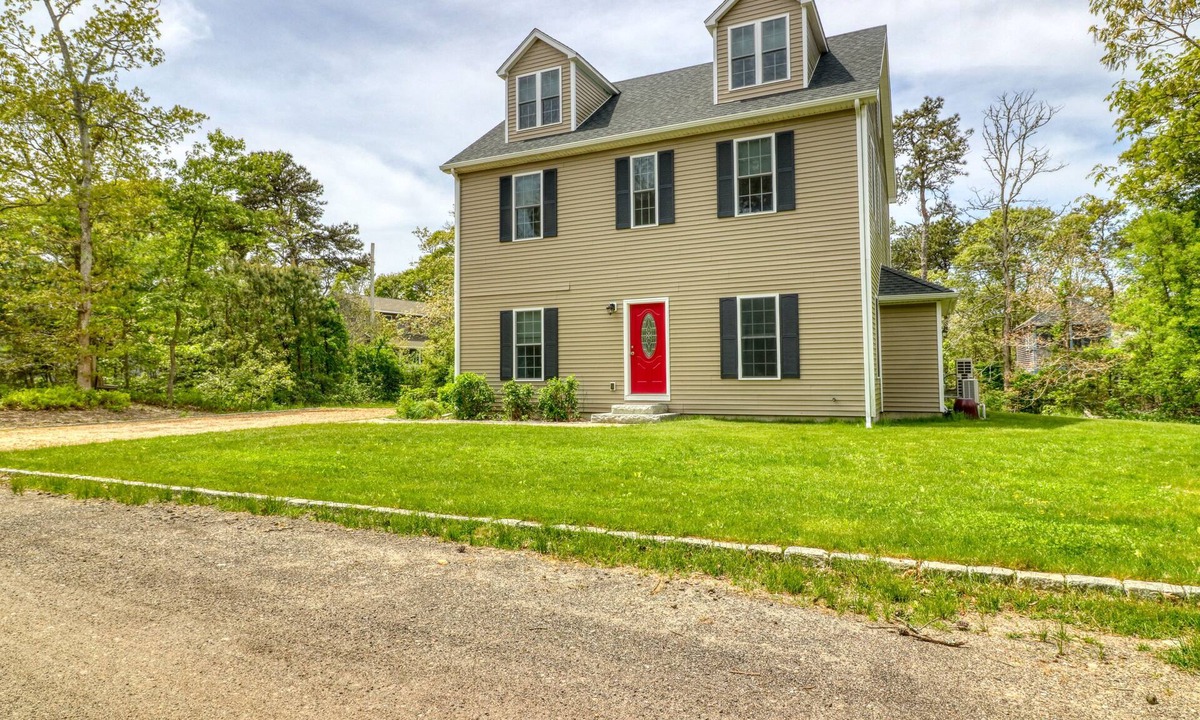 Oak Bluffs House | New Construction with Patio & Yard - Downtown & Beaches