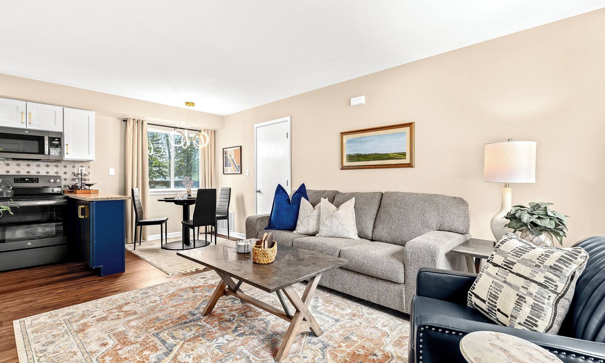 Roseville Apartment | New! Contemporary 1BR Haven, Private & Pristine