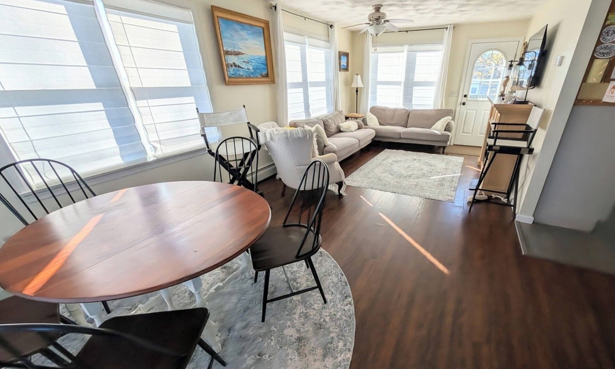 Snug Harbor Cottage | NEW! Cozy 2 bdrm Snug Harbor cottage steps from Point Judith Salt Pond & Marina