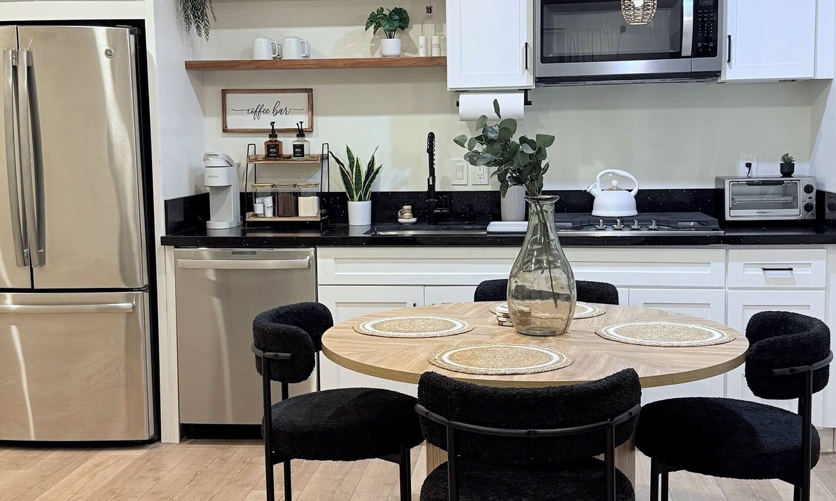 Riverside Condo | New Cozy Boho Back House