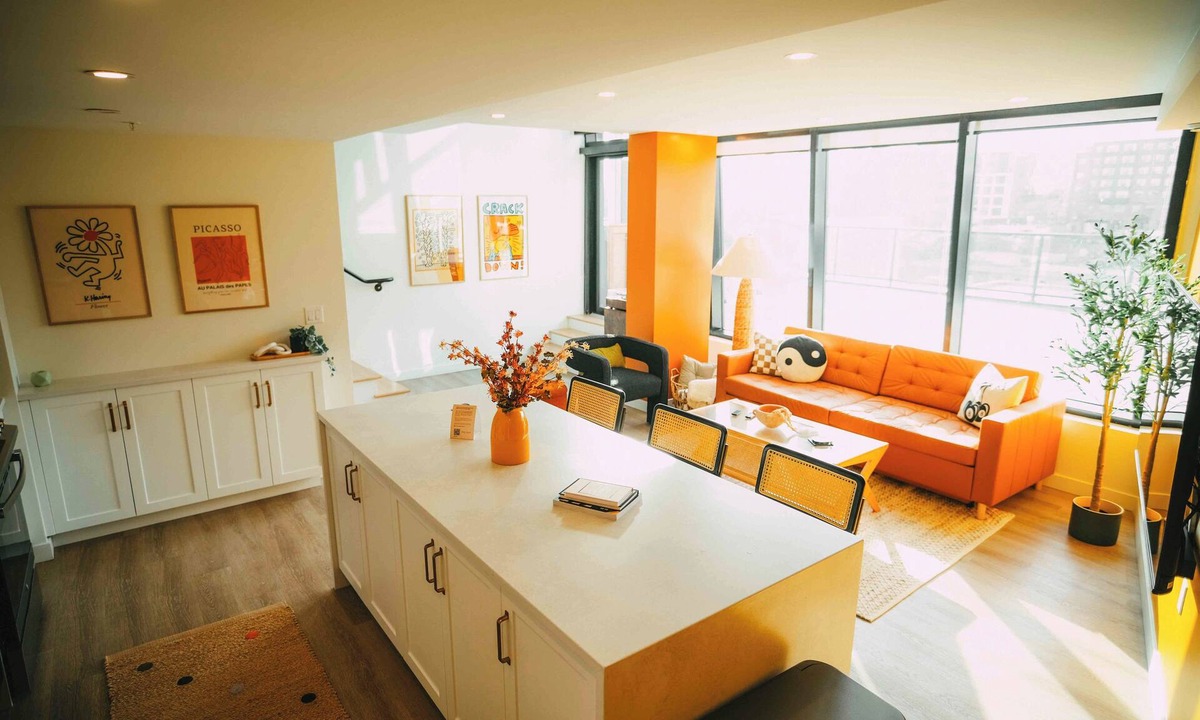 Downtown Halifax Bed & Breakfast | *NEW* Cozy Downtown Halifax Loft *Free Parking*