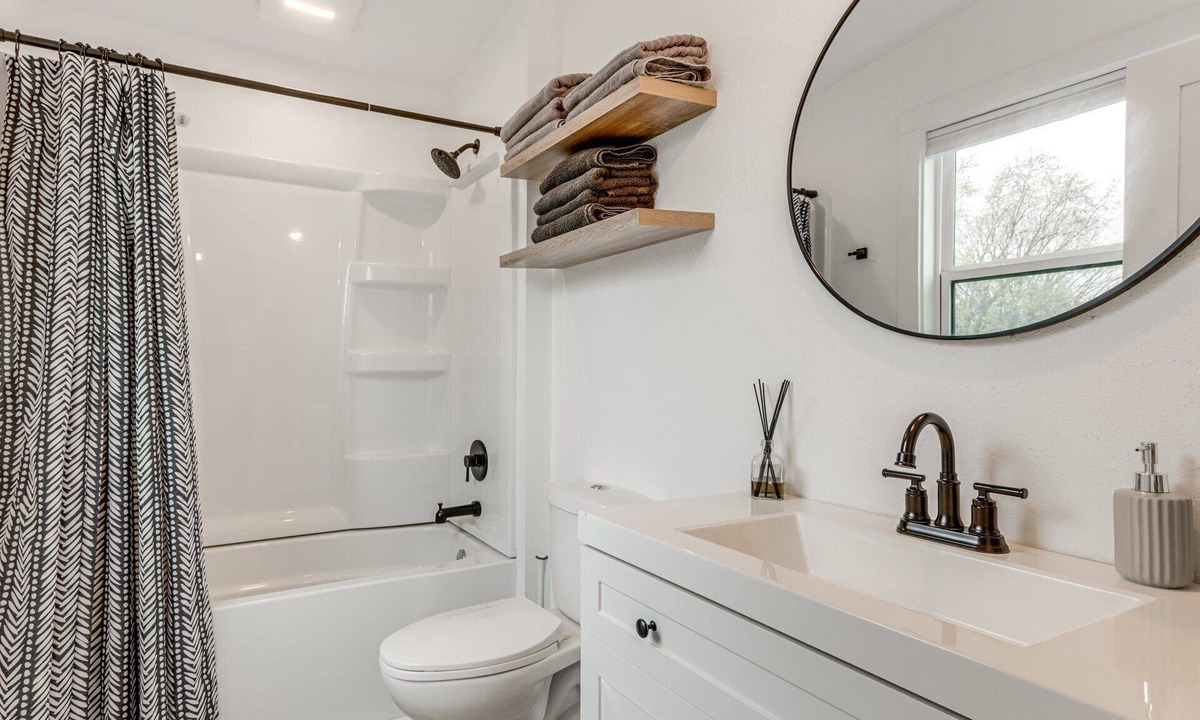 Columbus House | New cozy home in downtown Columbus, KS!