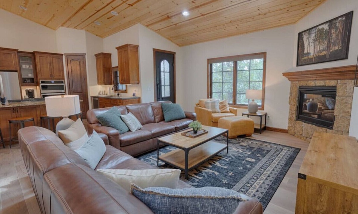 Pinetop-Lakeside Cabin | NEW! Cozy-Modern Family Cabin - Retreat on the Rim