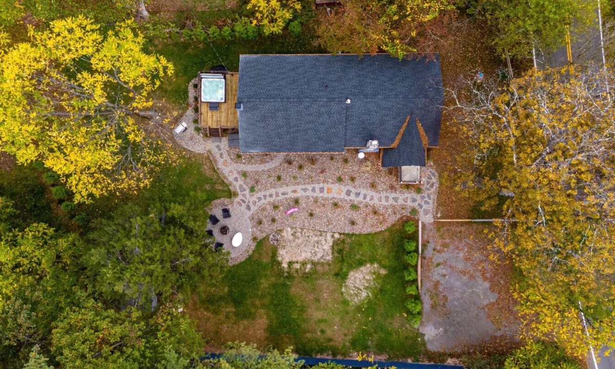 Kerhonkson House | NEW: Cozy One Level w/Hot Tub in Kerhonkson