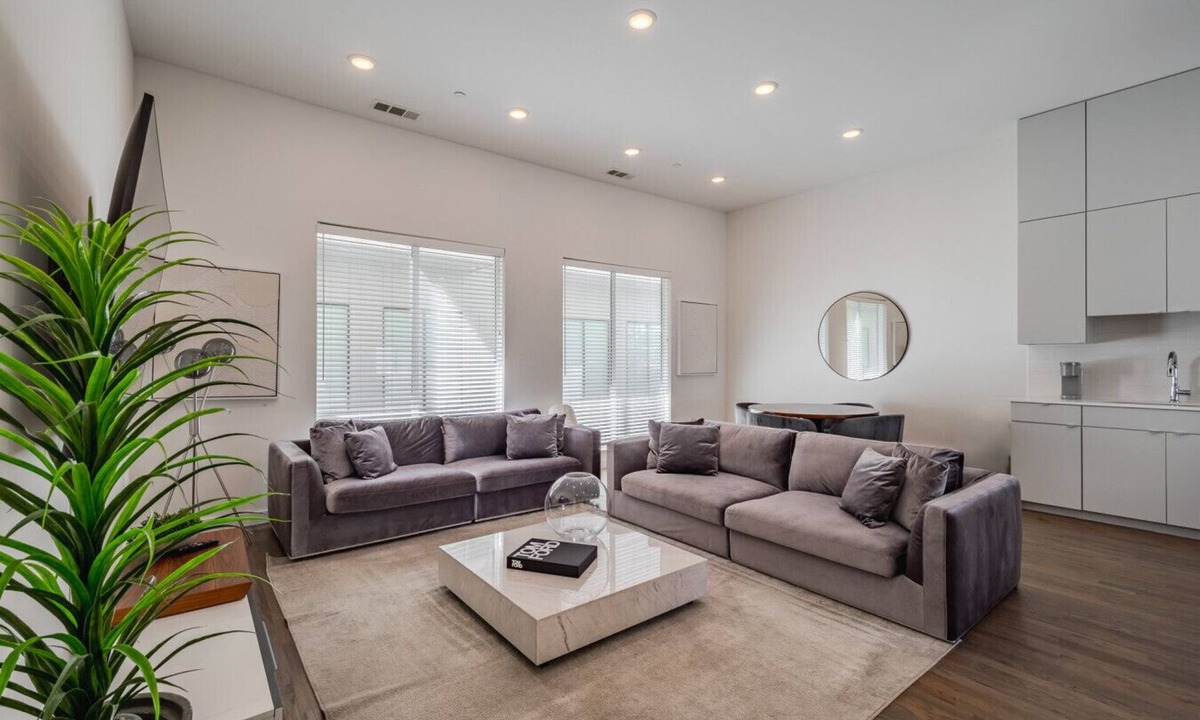 Old East Dallas Villa | New Crisp Townhome - Knox/Lower Greenville!