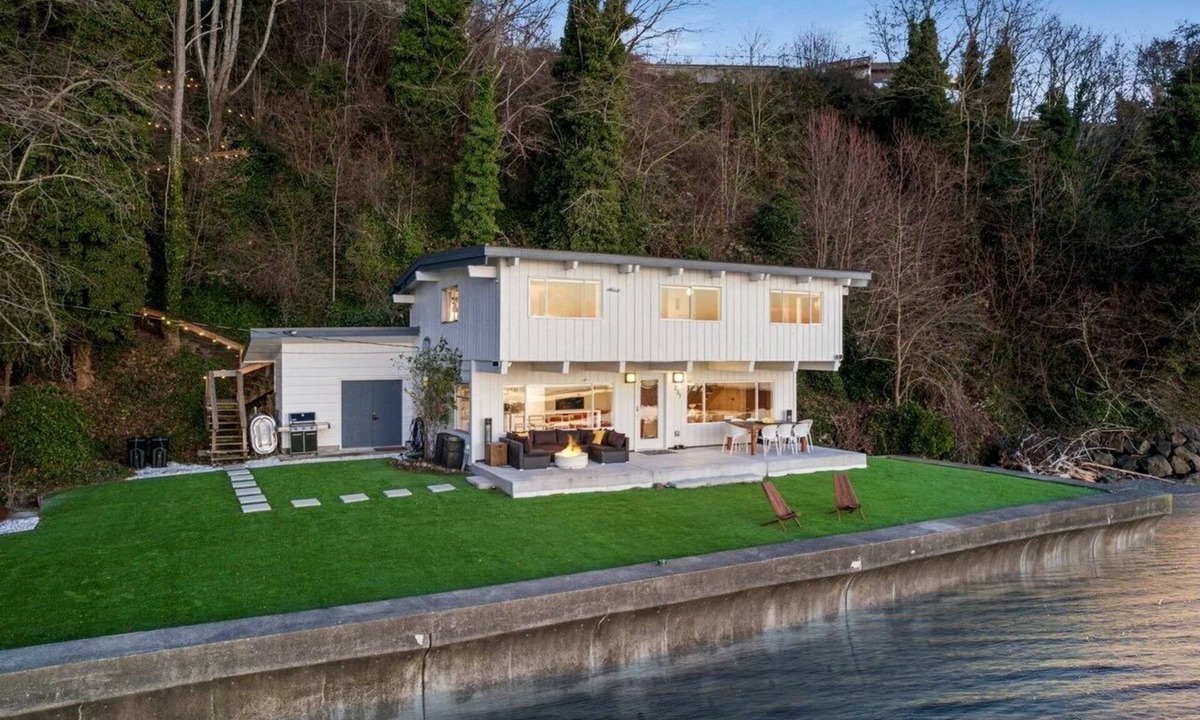 Des Moines House | New! Des Moines Diamond Luxe Beachfront Getaway