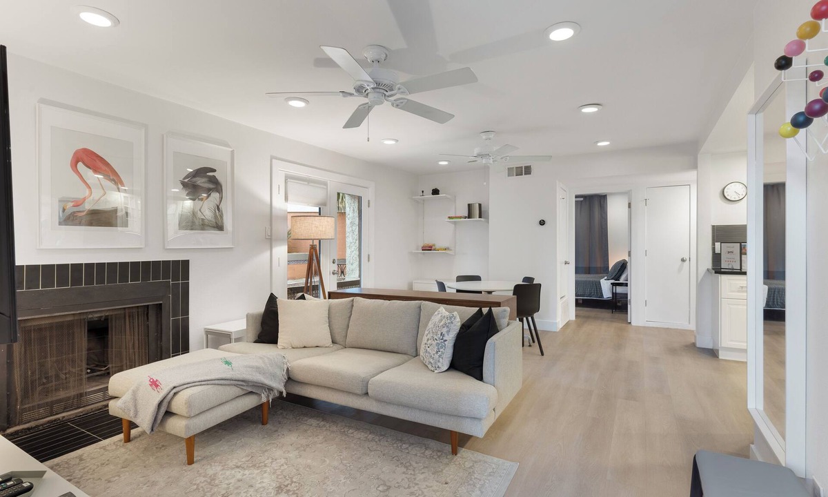Civic District Condo | New Downtown Atx! 30 day plus!