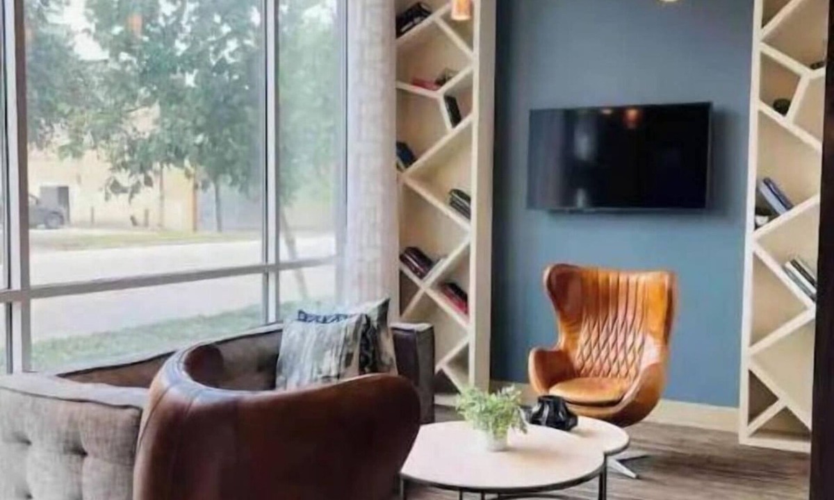 Central Business District Condo | New Downtown! Luxury 1-bedroom condo with AC, WiFi in delightful Houston
