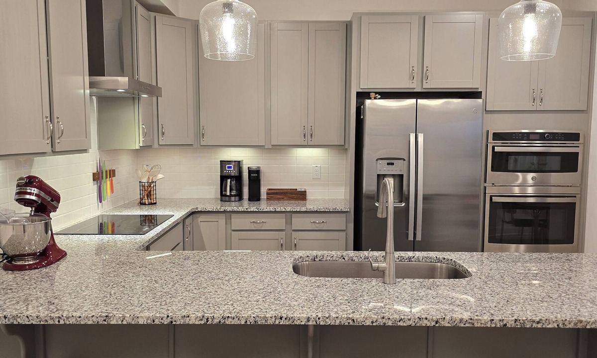 Downtown Condo | New Downtown Raleigh 2-Story Condo with Office