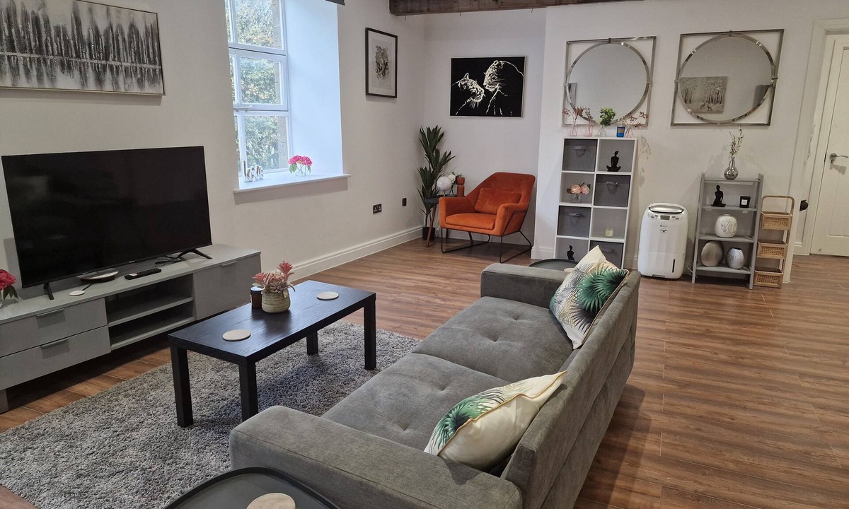 Burnley Apartment | New Duplex Period Delight