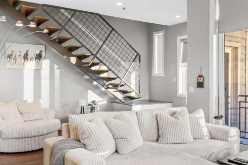 East Market District Apartment | NEW Elegant Downtown Escape with Modern Comforts