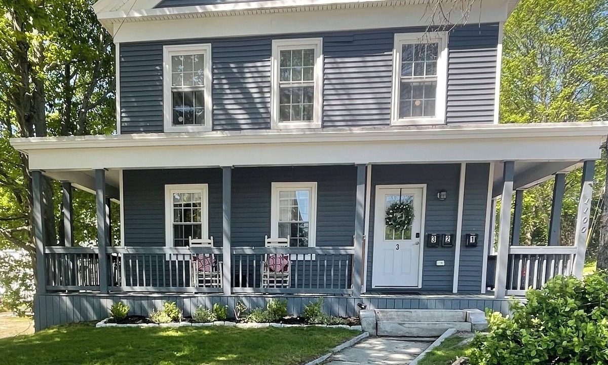 Leicester Apartment | New England Charm & Easy City Access Charming Apt in Leicester