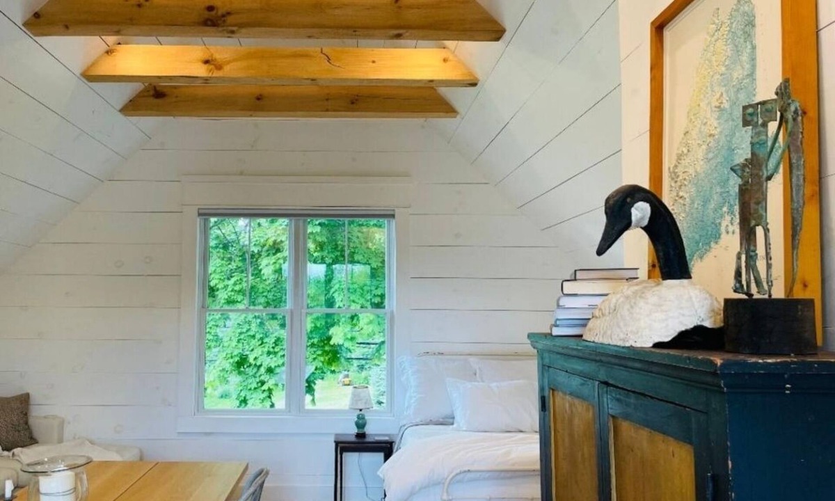 Rockland Apartment | New England Farmhouse Loft