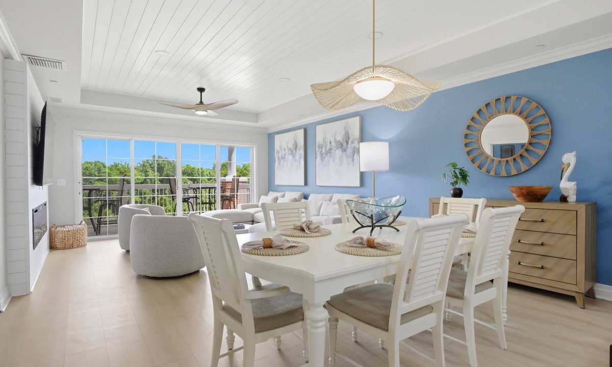 Reunion Condo | New! Epic Cabana Court Luxe Retreat