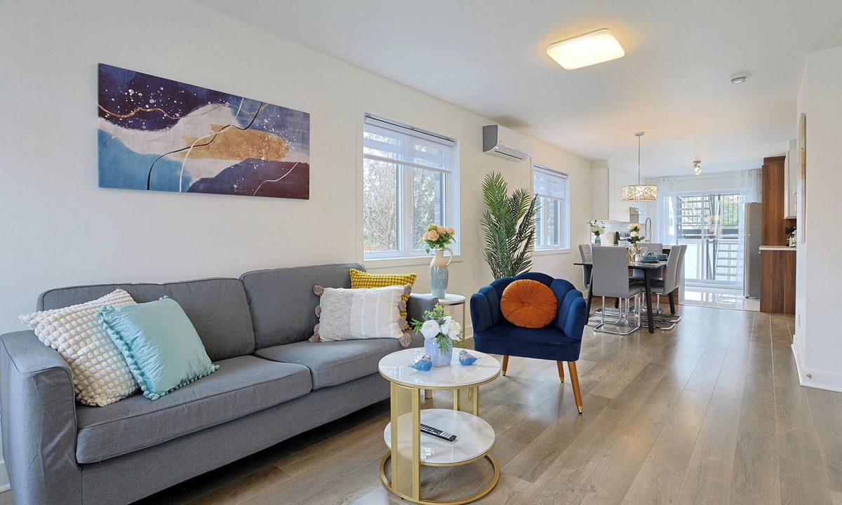 Lafleche Apartment | New Escape Haven 3-Beds Condo with Free Parking
