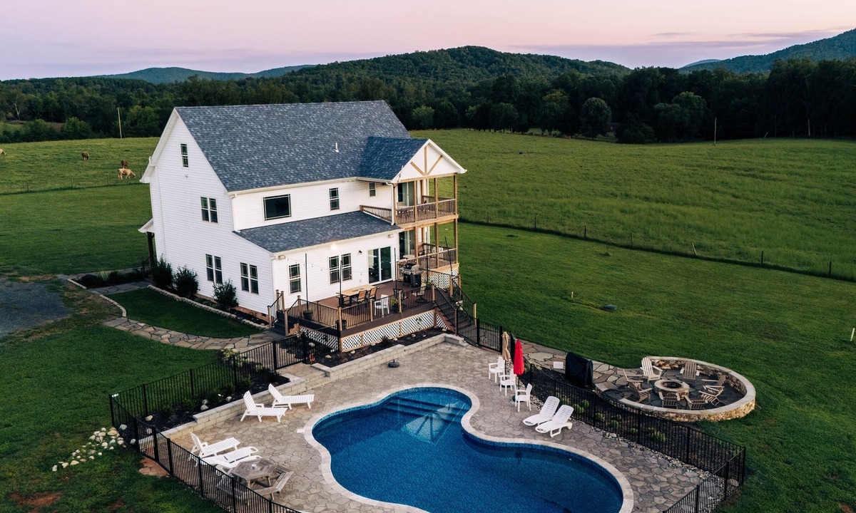 Faber Other | New! Farmhouse Epic Views Fire-Pit 12ppl