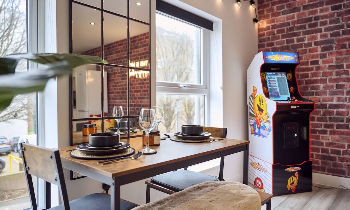 Luton Apartment | New Flat~FREE Parking~PS4~WORKSPACE