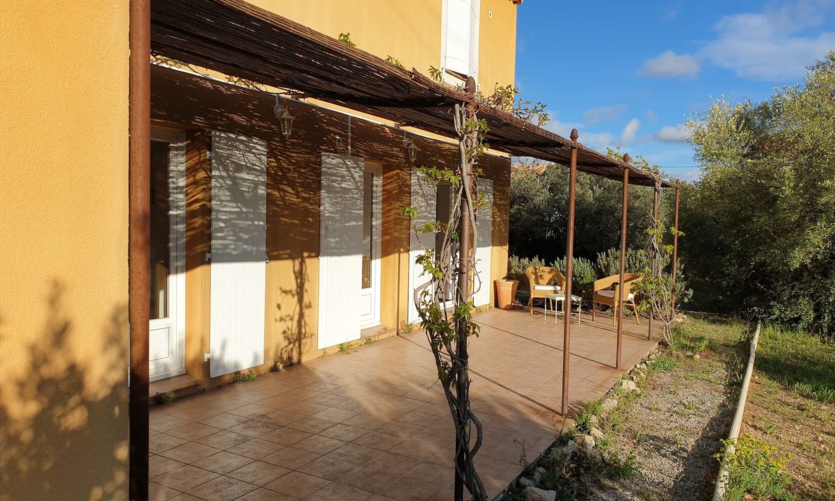 Aups House | New, fully-equipped villa in a peaceful setting among olive trees.