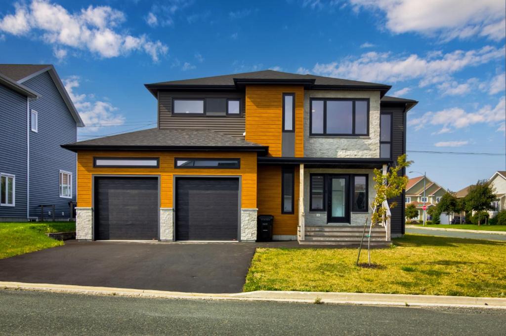 St. John's House | NEW Golfers Dream Modern Patio King Bed