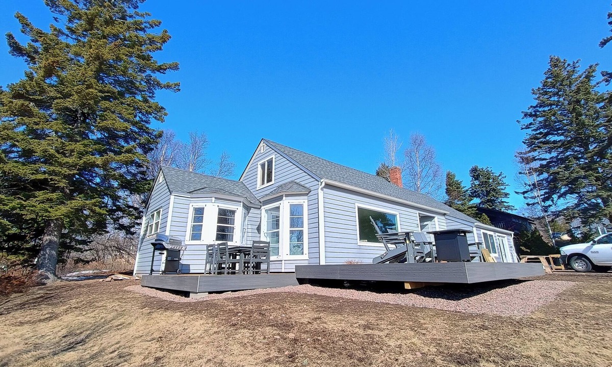Grand Marais House | NEW: "Gray Duck" by the Harbor: Walk Anywhere from this Sweet 4BR Home w/Sauna!