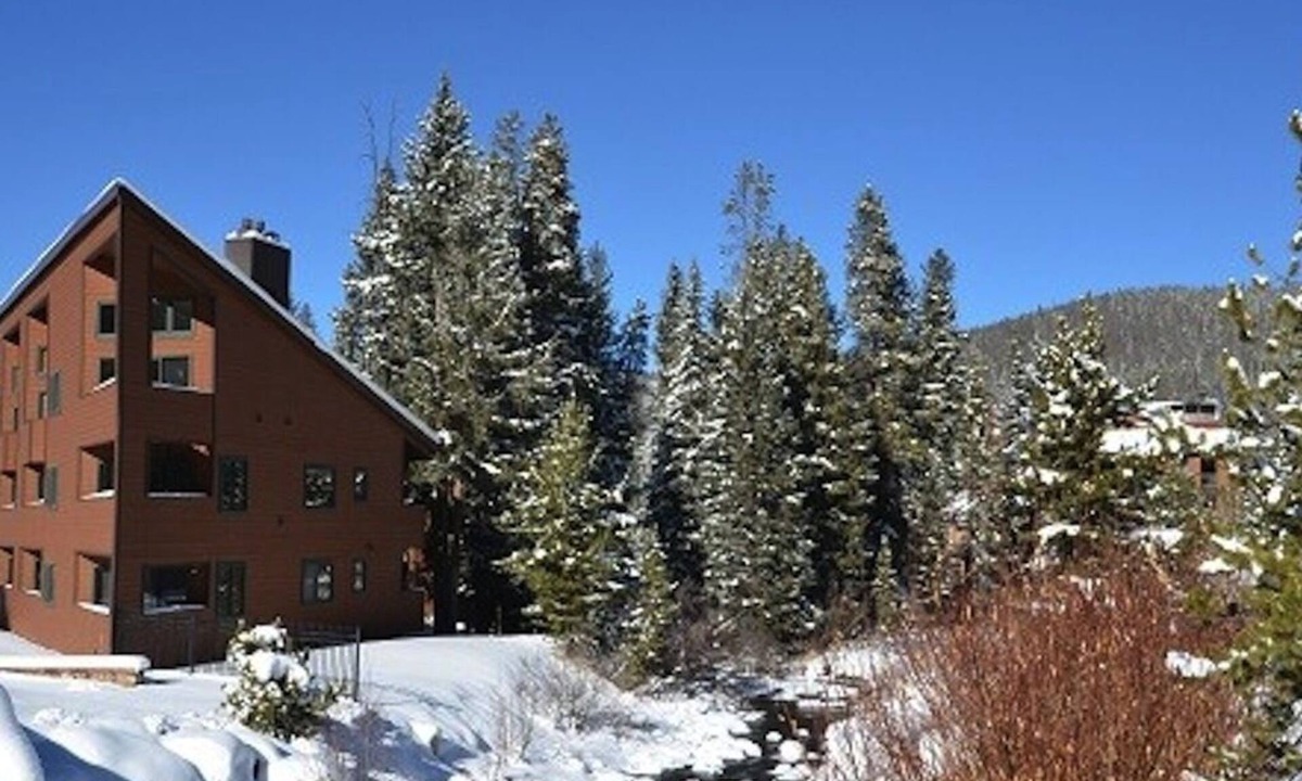 Old Town Condo | New Ground Level Riverfront Suite - Walk to Village!