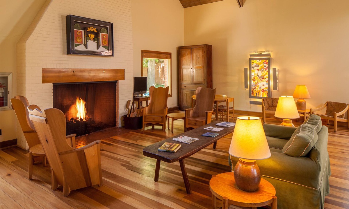 New Harmony Hotel | New Harmony Inn Resort and Conference Center