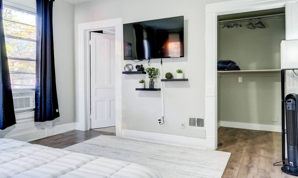 Downtown Apartment | New Haven Oasis: Steps to Yale & Fine Dining