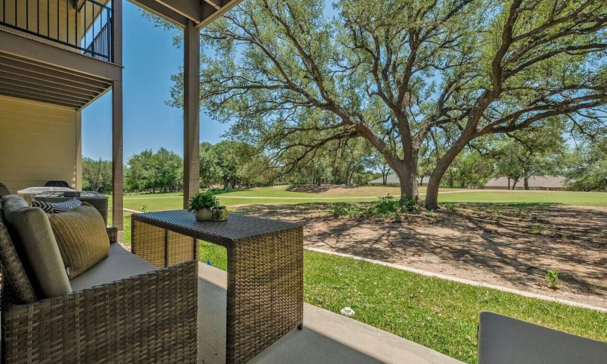 Point Venture Villa | New `Hogan Haven` Golf Course! Lake! Pool! Gym!