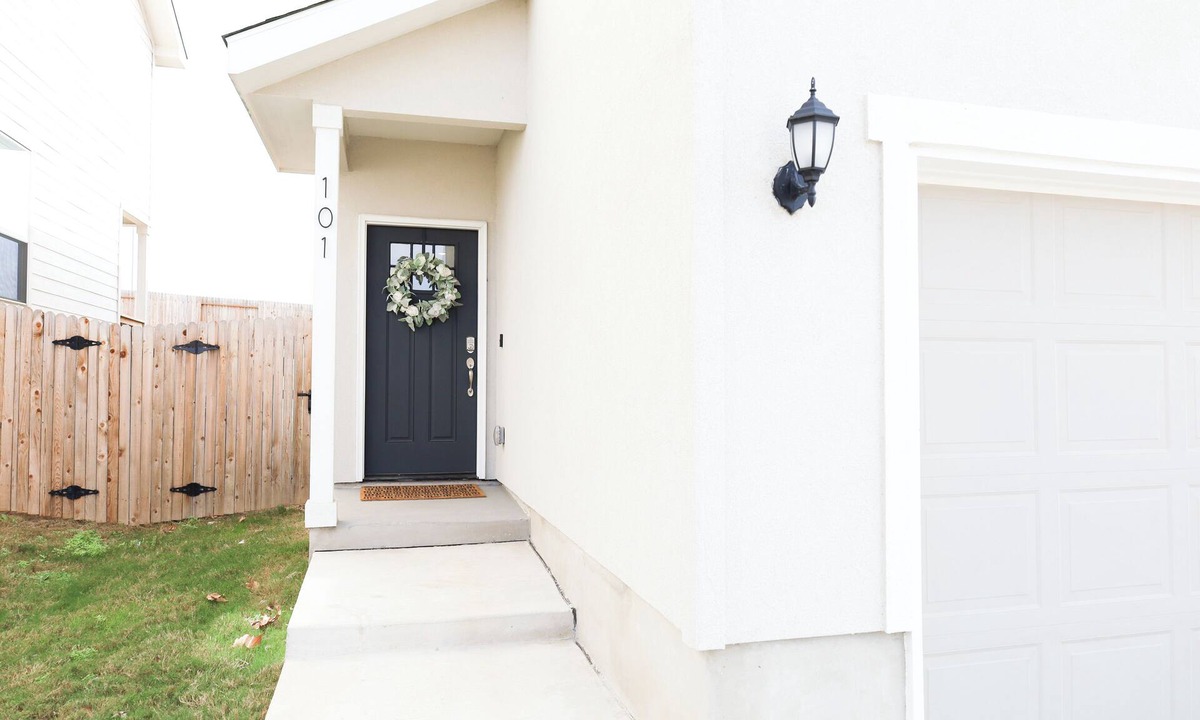 Southside House | New Home by Lackland & Seaworld