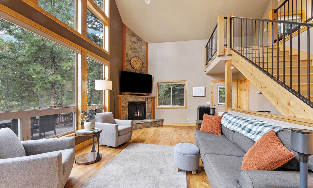 Woods Bay House | New! Hot tub, Fire Pit, Foosball Table!