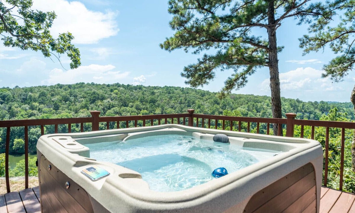 Centerville Cabin | New Hot Tub! Jude`s Peak on Big Piney Creak