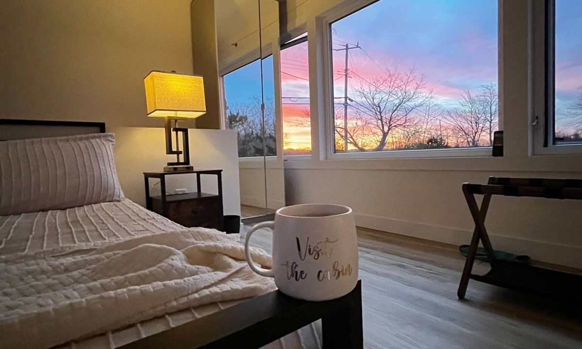 MacTier Cottage | NEW Hot Tub, Sauna, BBQ, T.O<2h, Nespresso, Wifi
