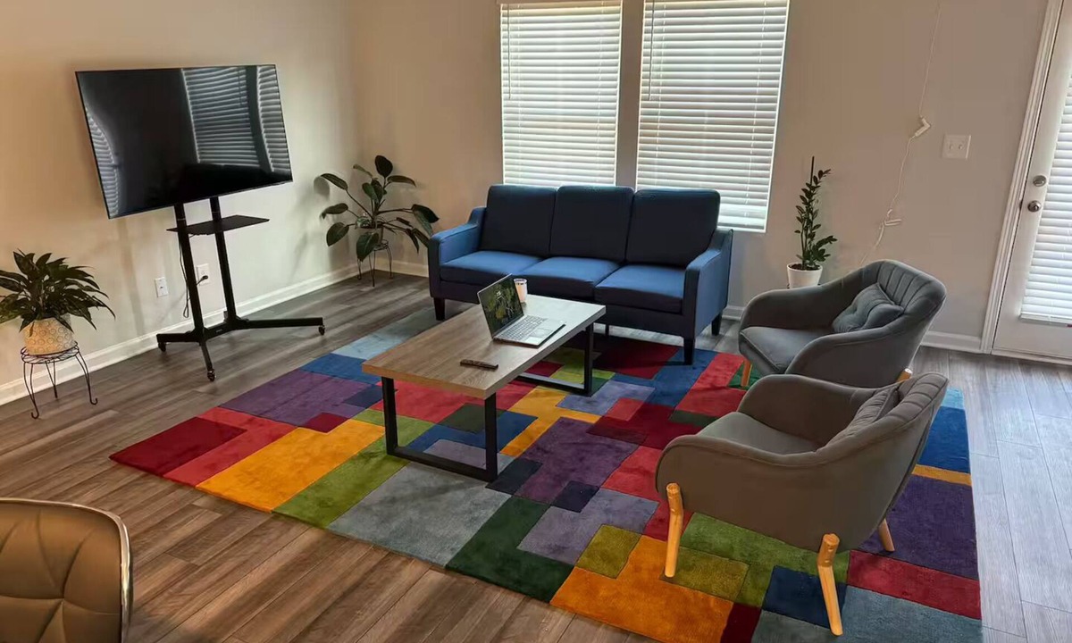Adairsville House | New House Quiet and Modern