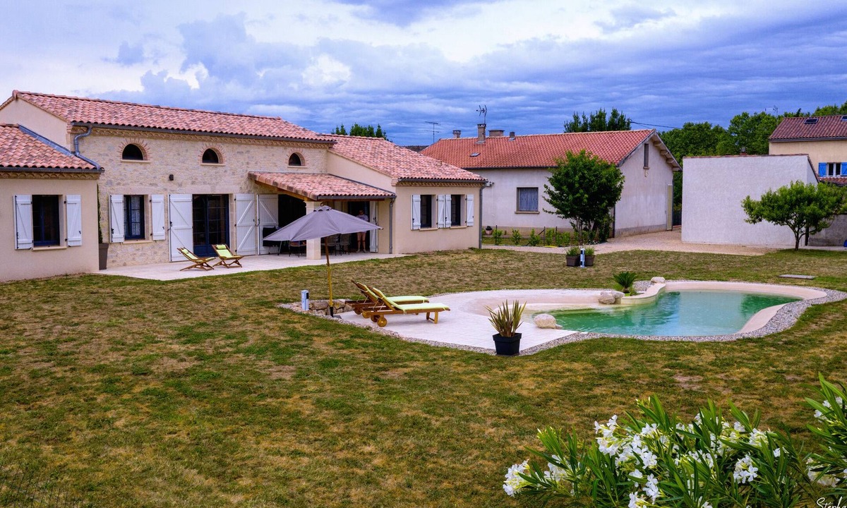 Lisle-sur-Tarn House | New house with swimming pool