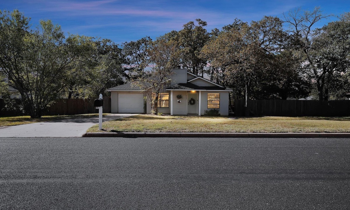 La Brisa House | NEW! Howdy Hang Out - Cozy, Cute and Comfortable House!