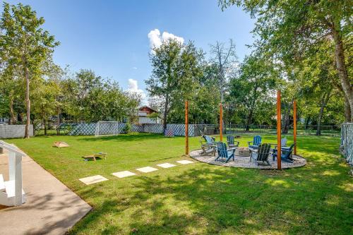 Stephenville House | NEW Howdy House, Walk to TSU, Gameroom & Yard