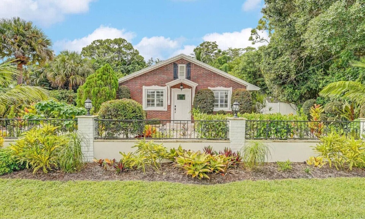 Pine Gardens North House | *NEW* Hugh St. Hideaway w/Pool