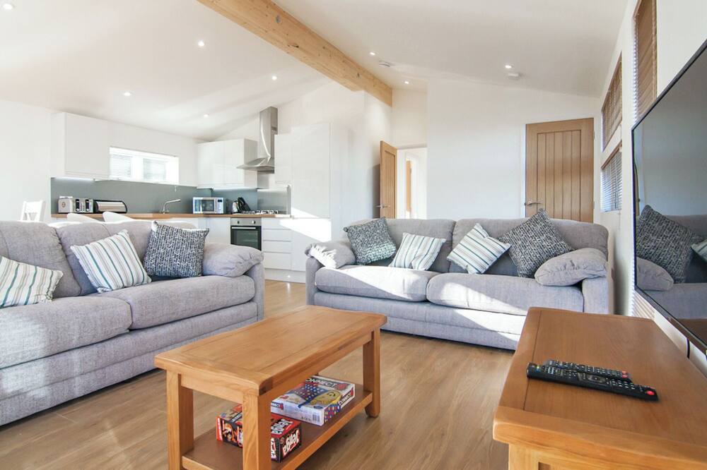 Carnmenellis Ski Chalet | New in 2017. Spacious and luxurious lodge.