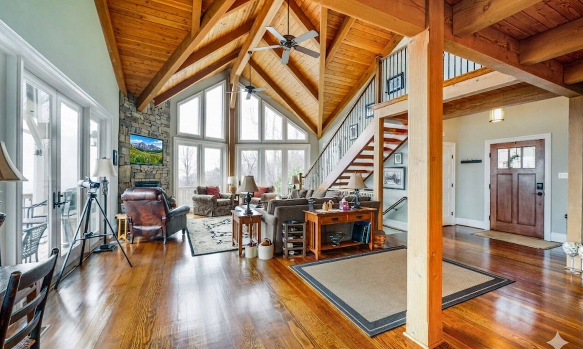 Monroe House | *NEW* Incredible Views & Quiet Luxury | 5BR