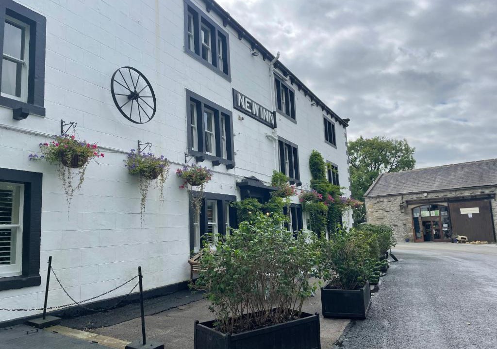 Clapham Hotel | New Inn Hotel