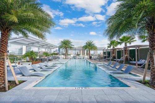 San Marco Apartment | New Jax City Rooftop Pool