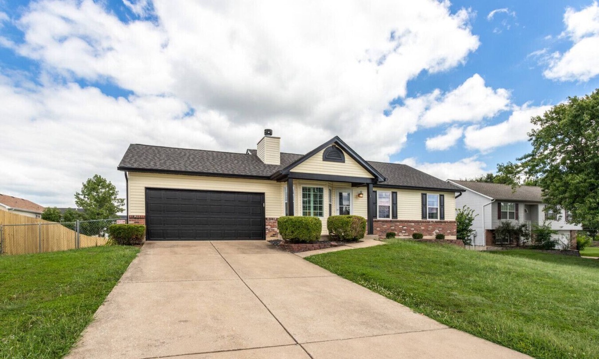 Wentzville Apartment | New lisiting Sale! 3King Bed