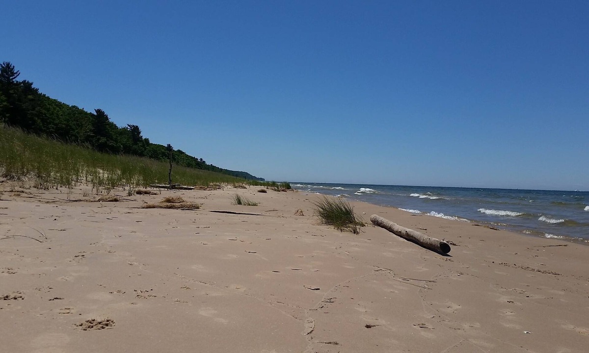 Pentwater Cottage | NEW LISTING 15% OFF 5BR Lake Michigan Cottage Private Retreat Family Friendly