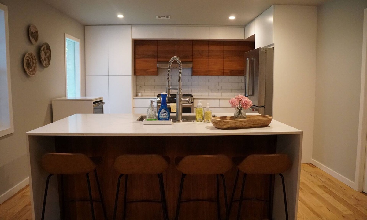 Norman House | New listing! 3-bedroom, 2-bath house less than 1 mile to OU Football stadium